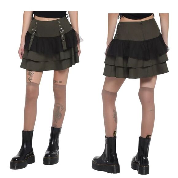 Hot Topic Thorn & Fable Ruffle Tiered Skirt Sz. Med - Picture 8 of 8